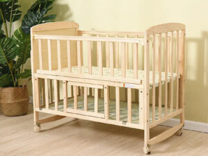 Multifunctional Solid Wood Baby Crib