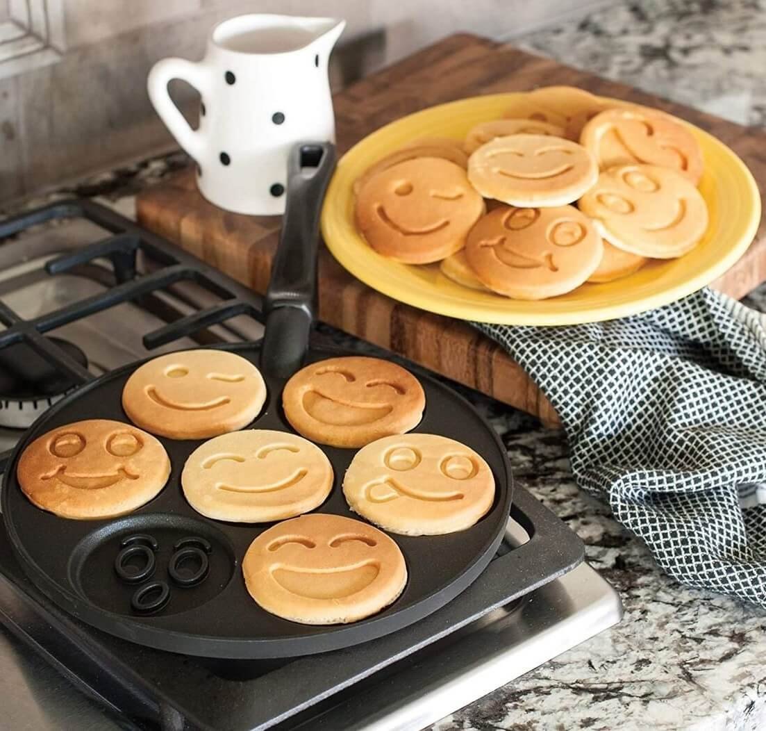 Smiley Face Pancake Pan Smiley Face Pancake Pan
