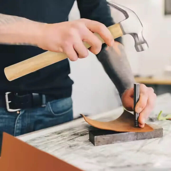 Wooden Handle Carbon Steel Claw Hammer