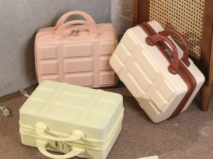 Vintage Hard-Shell Portable Toiletry and Makeup Organizer Travel Case